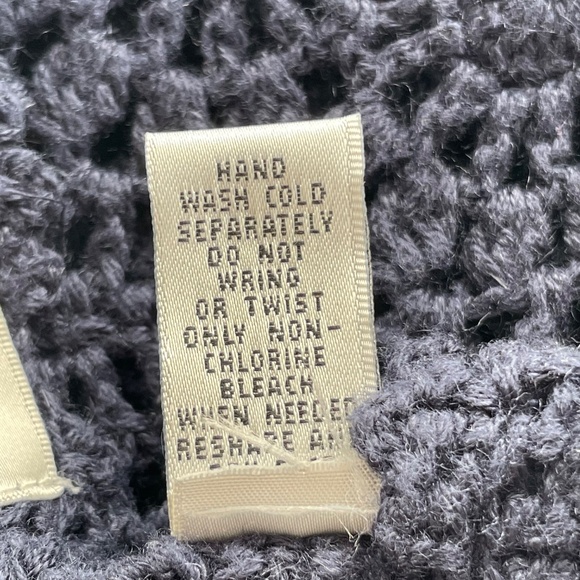 AMANDA SMITH Women’s Size Large Vintage Navy Blue Crochet Cardigan Sweater - Picture 6 of 7